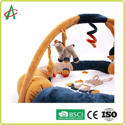 AZO Free bOA fabric Baby Gym Play Mat مع ألعاب حيوانات قطيفة صغيرة